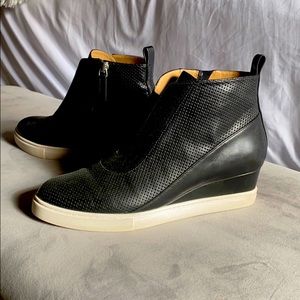 Linea Paolo Wedge Sneakers size 8